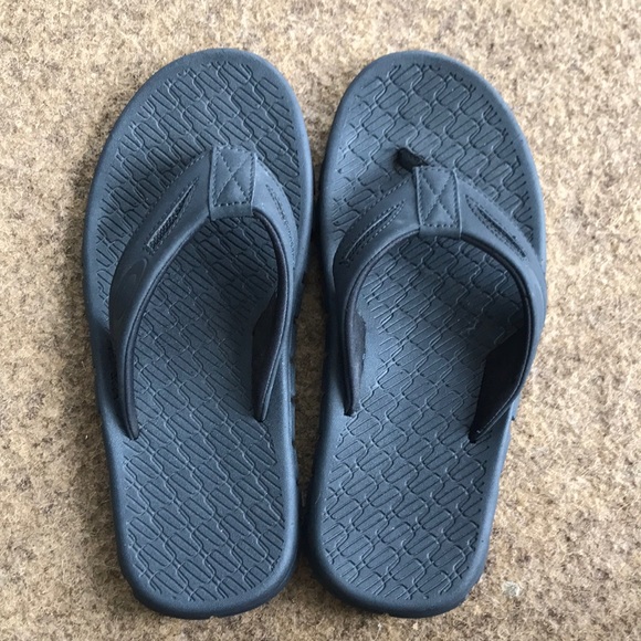 Oakley Black Flip Flop Sandals Youth 6, EU 38.5, 24cm New! - Picture 1 of 7